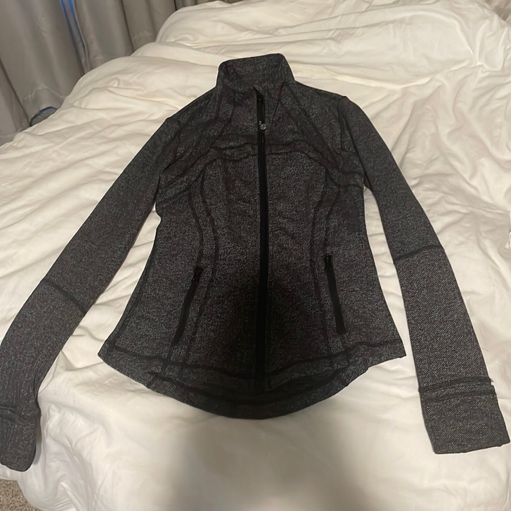 grey lululemon define jacket size 6